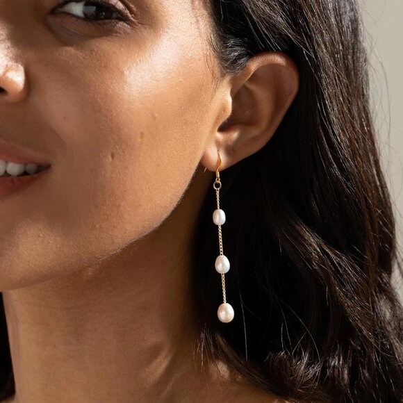 Women's White Pearl Drop Dangle Earrings Elegant Lightweight Casual Jewelry - Picture 3 of 7